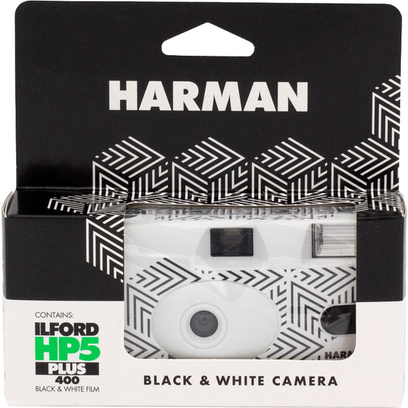 Ilford HP5 Plus White, Black & White -kertakäyttökamera salamalla 27 kuvaa